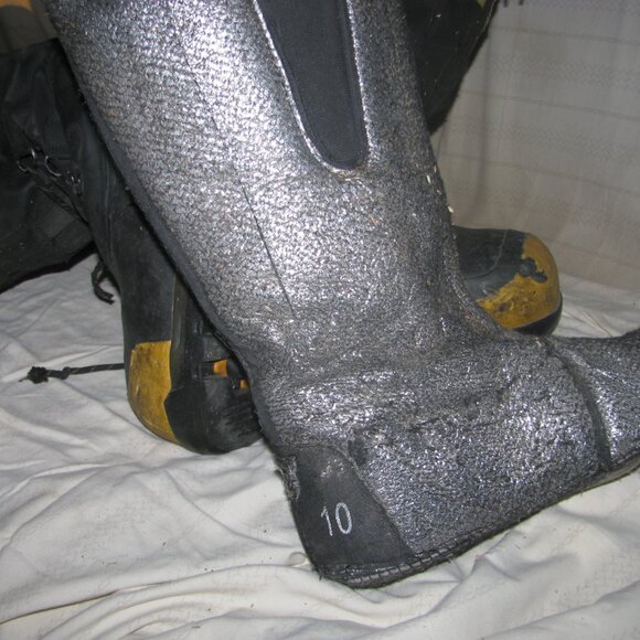 Pair of Dakota Men's size 10 winter working boots - Picture 6 of 6